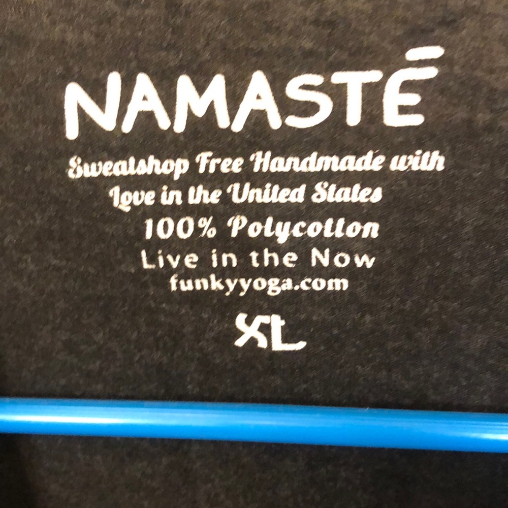 Poser yoga tee - Picture 3 of 4